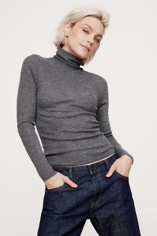 Banana Republic Featherweight Cashmere Turtleneck Sweater