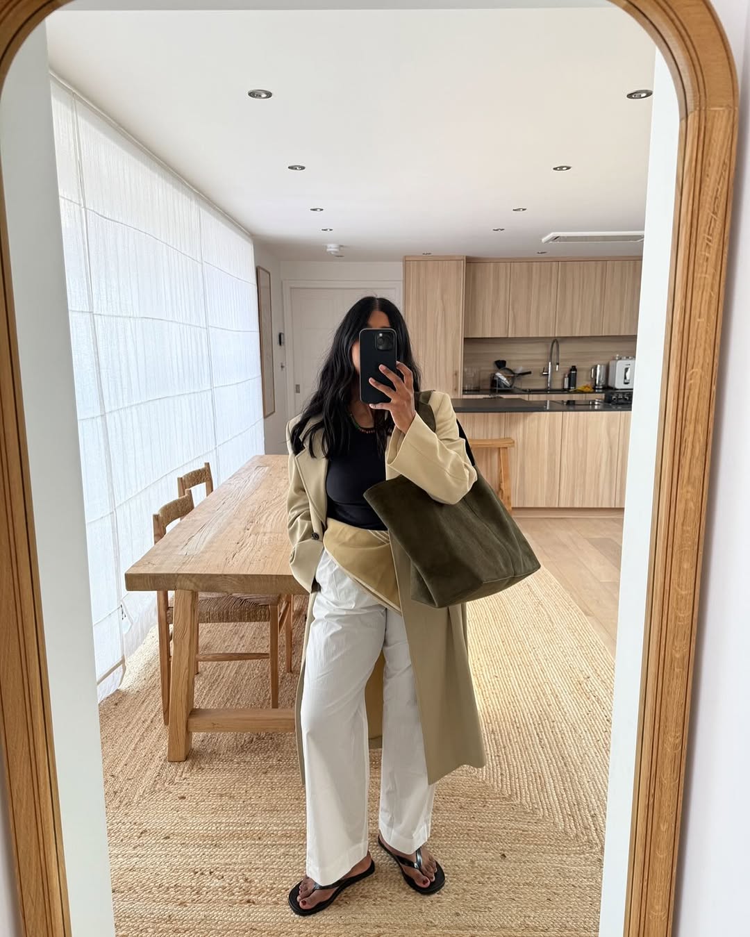 @monikh wearing the scarf belt styling trick