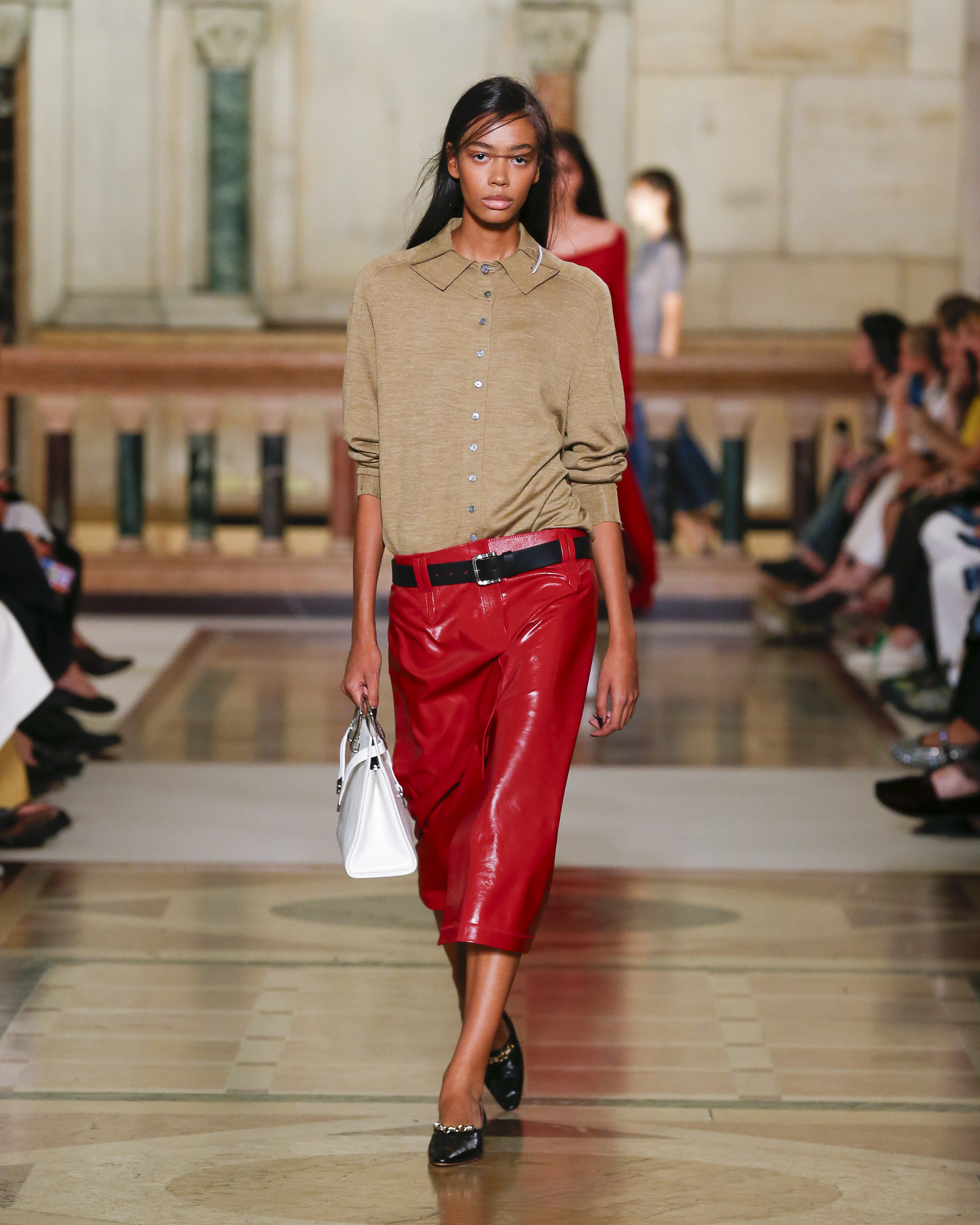 Tory Burch S/S 26 runway, collared knitwear
