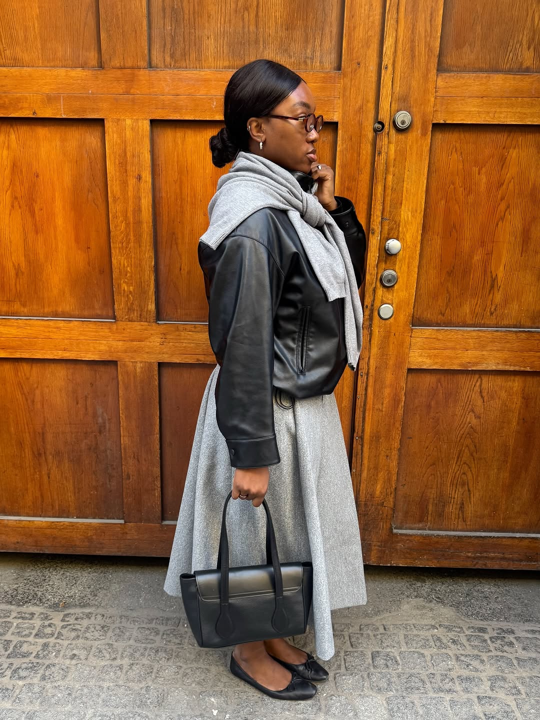 woman wearing fall ballet flats outfit 2025