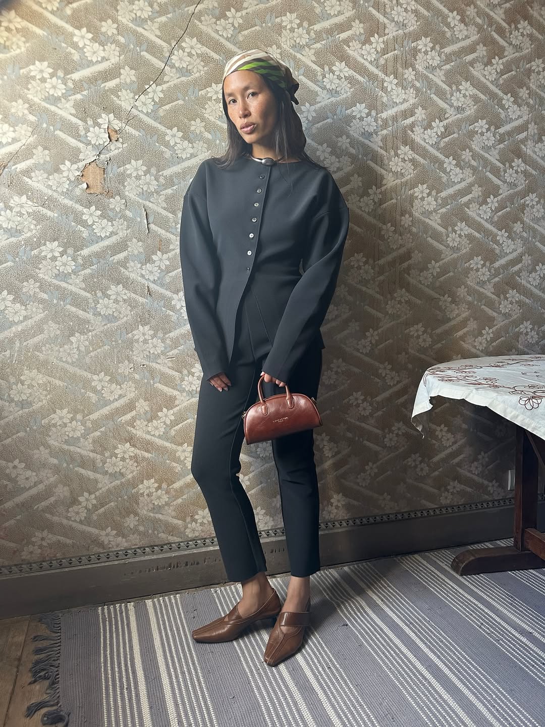 influencer wearing an anti-trend outfit