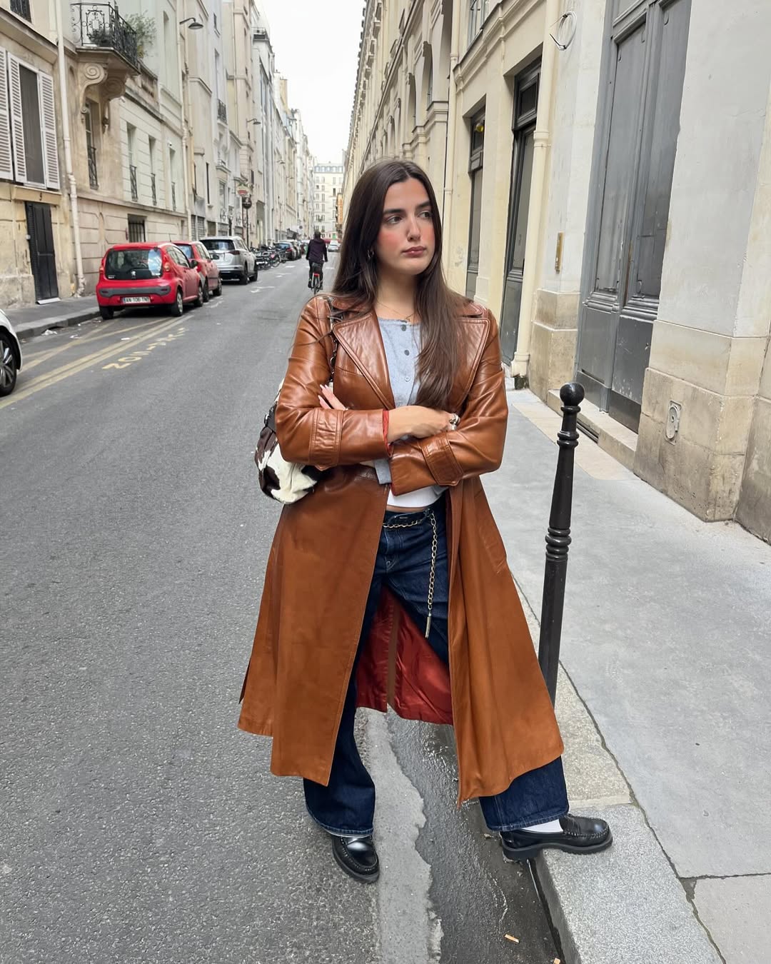 woman wearing best fall denim outfit november 2025