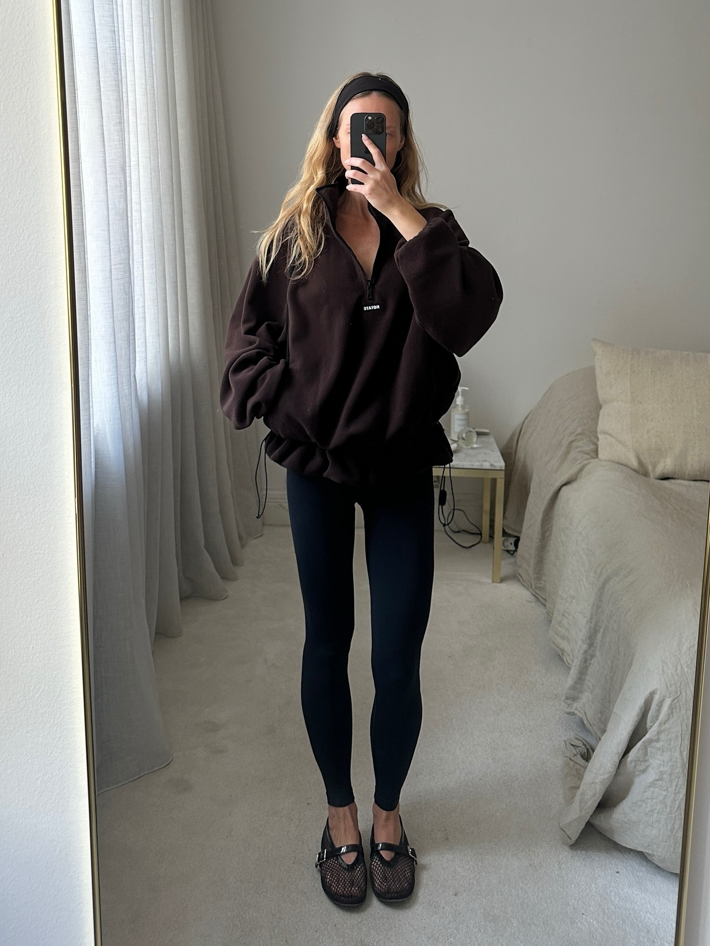 Influencer wearing leggings with