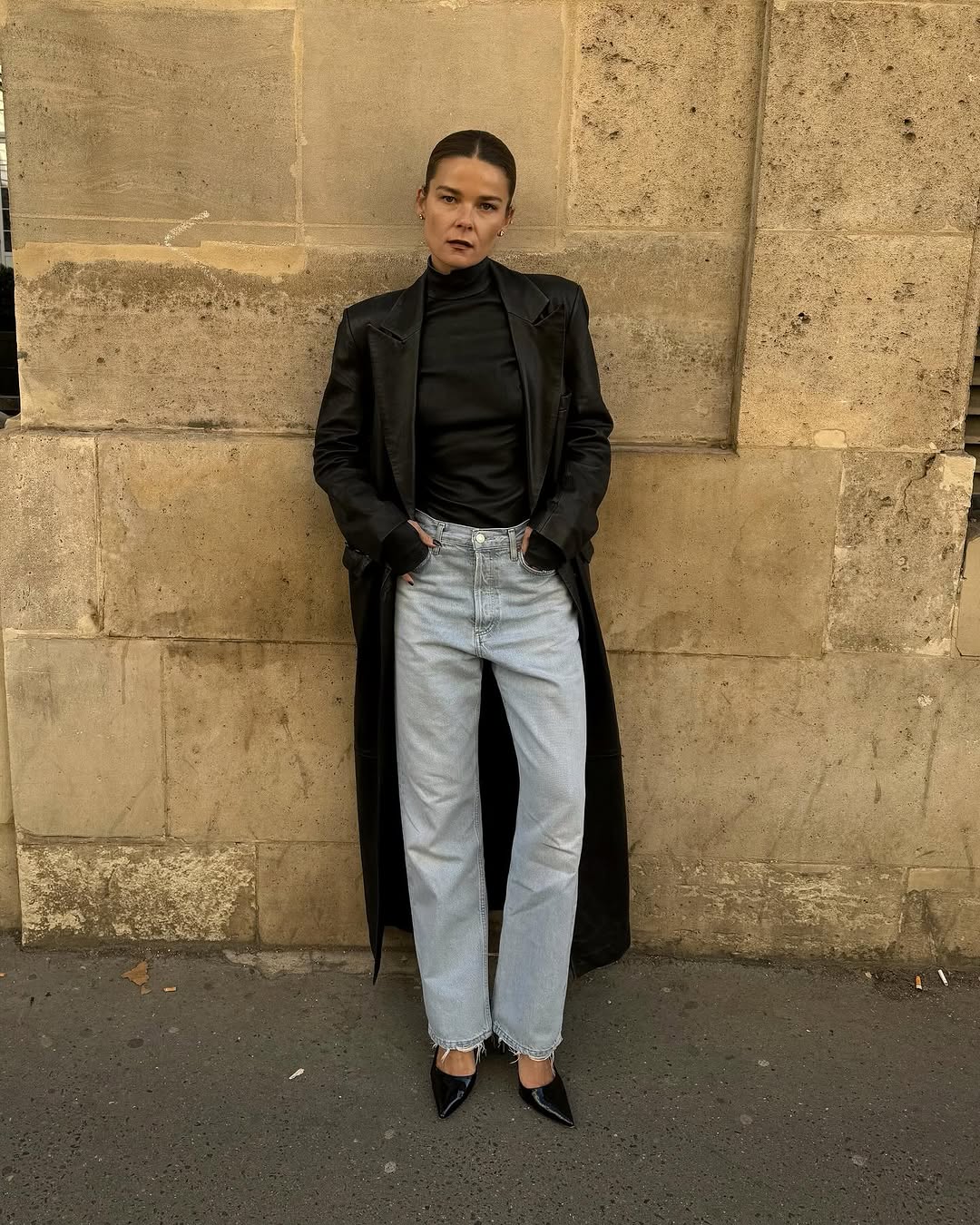 woman wearing cigarette jeans trend 2025