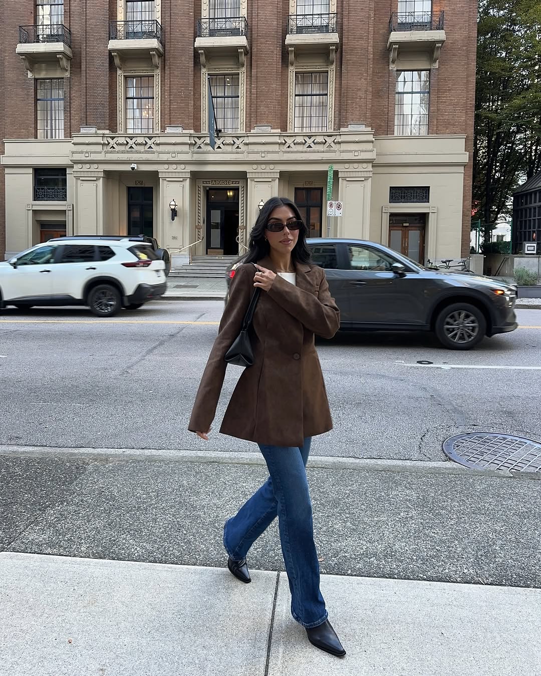 woman wearing cigarette jeans trend 2025