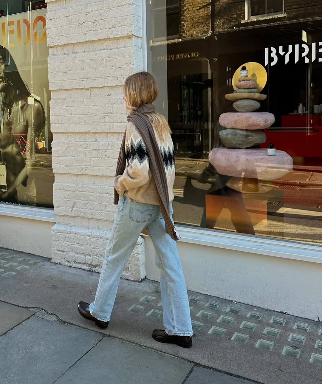 Woman in London wearing outfit idea for 2026.