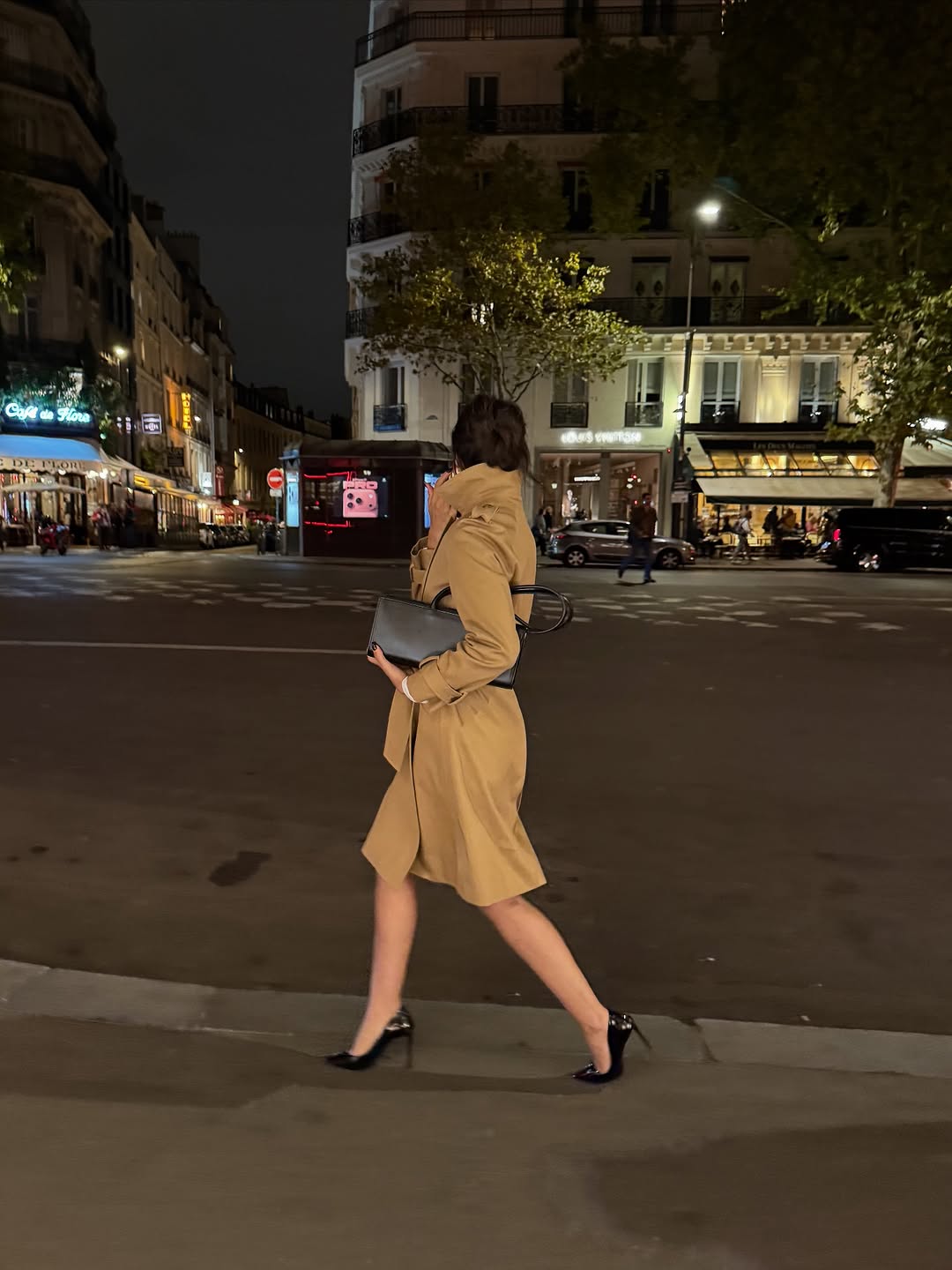 Woman in London wearing outfit idea for 2026.