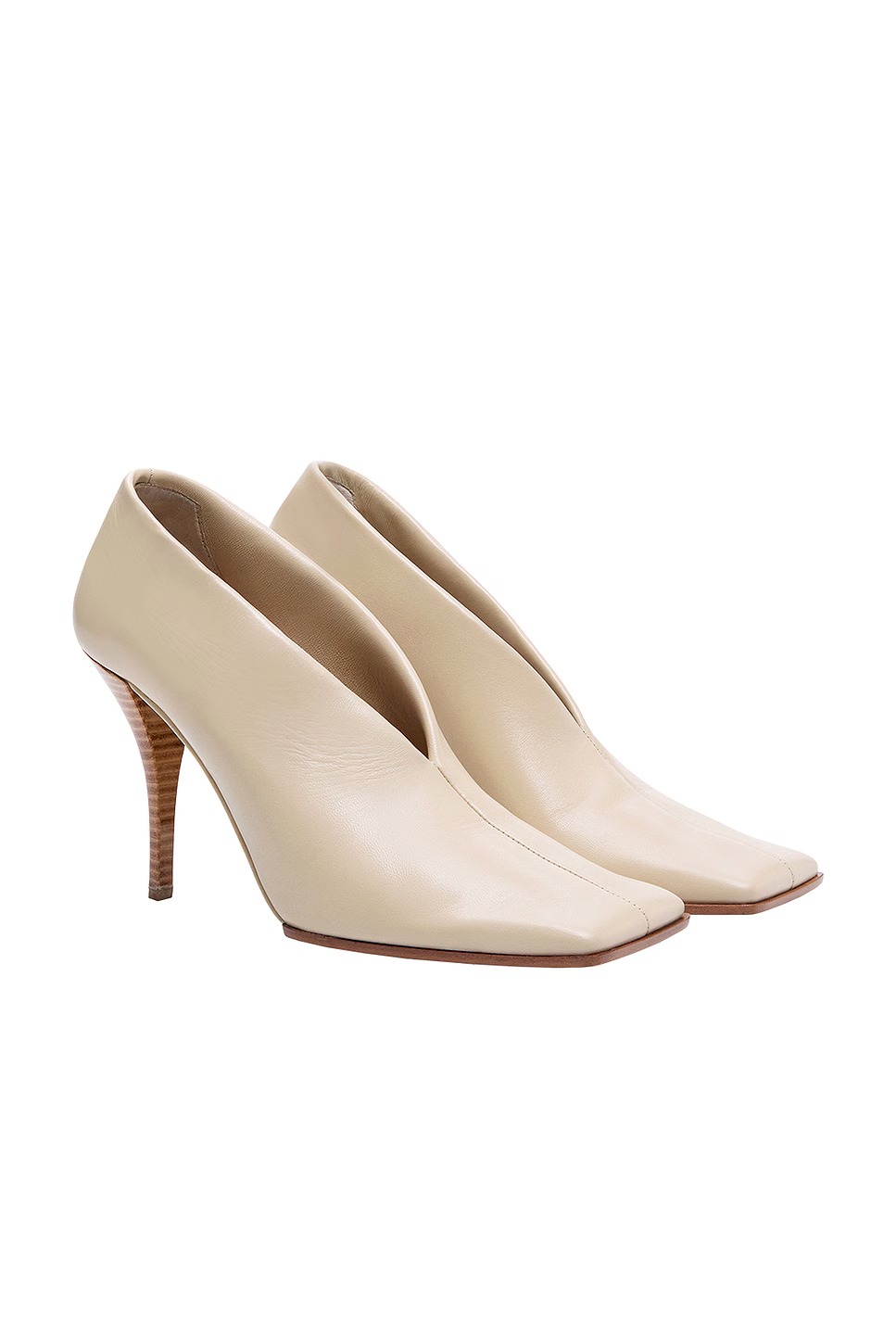 ALA&amp;#938;A, Square Toe Pump