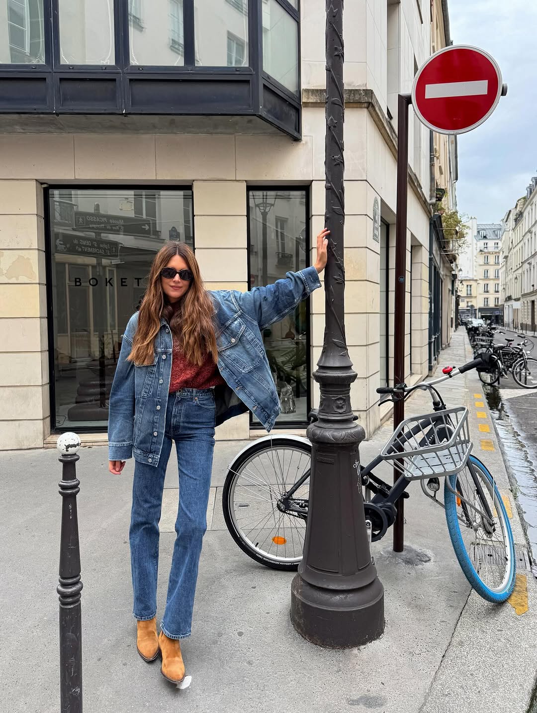 woman wearing cigarette jeans trend 2025