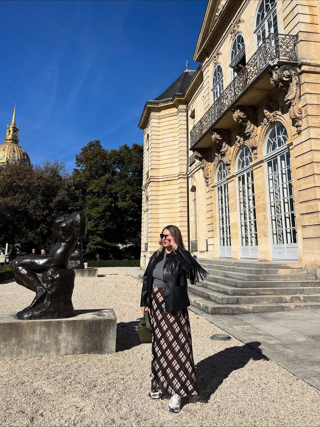 Woman in London wearing outfit idea for 2026.