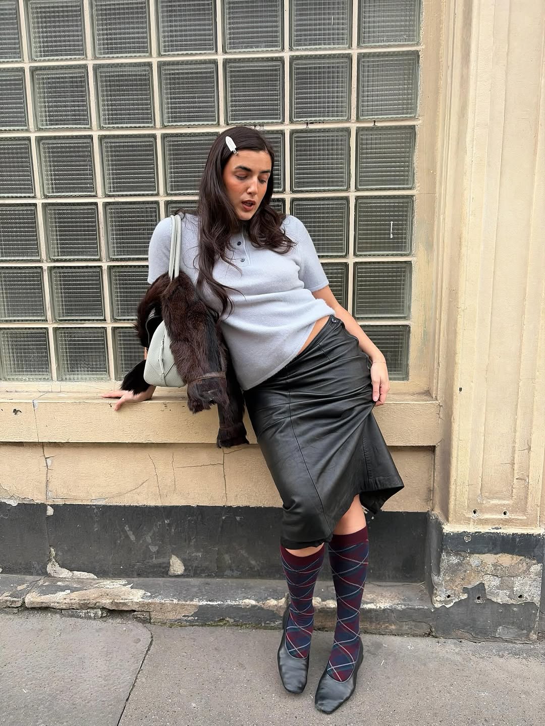 Woman wearing best outfit formula of 2026.