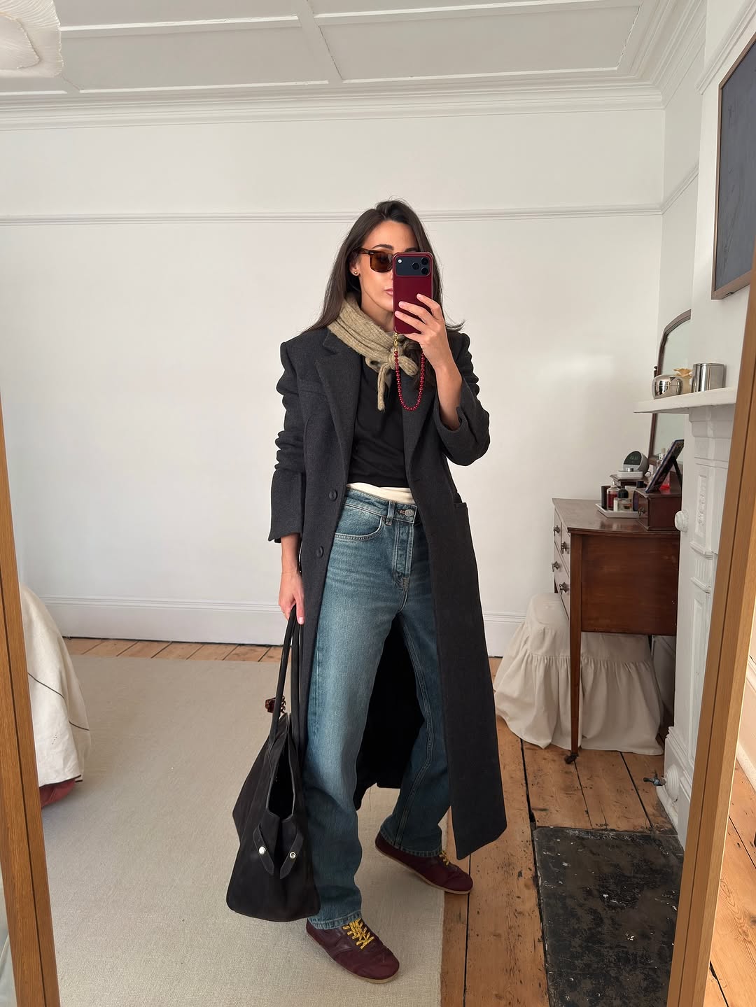 woman wearing non-outdated outfit in 2026